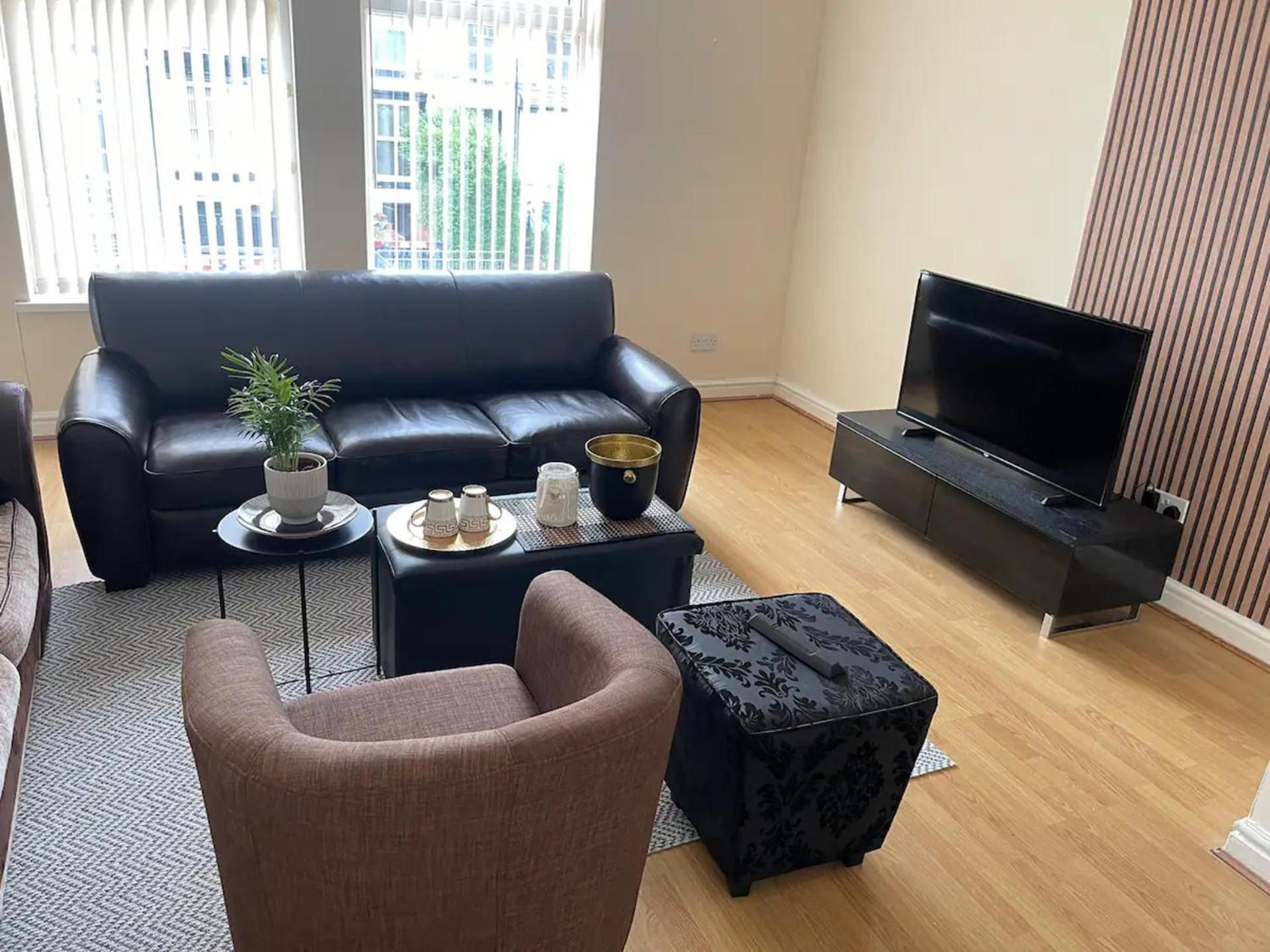 2-Bed Apartment - Sleeps 4 - Street Parking - Wifi Manchester Luaran gambar