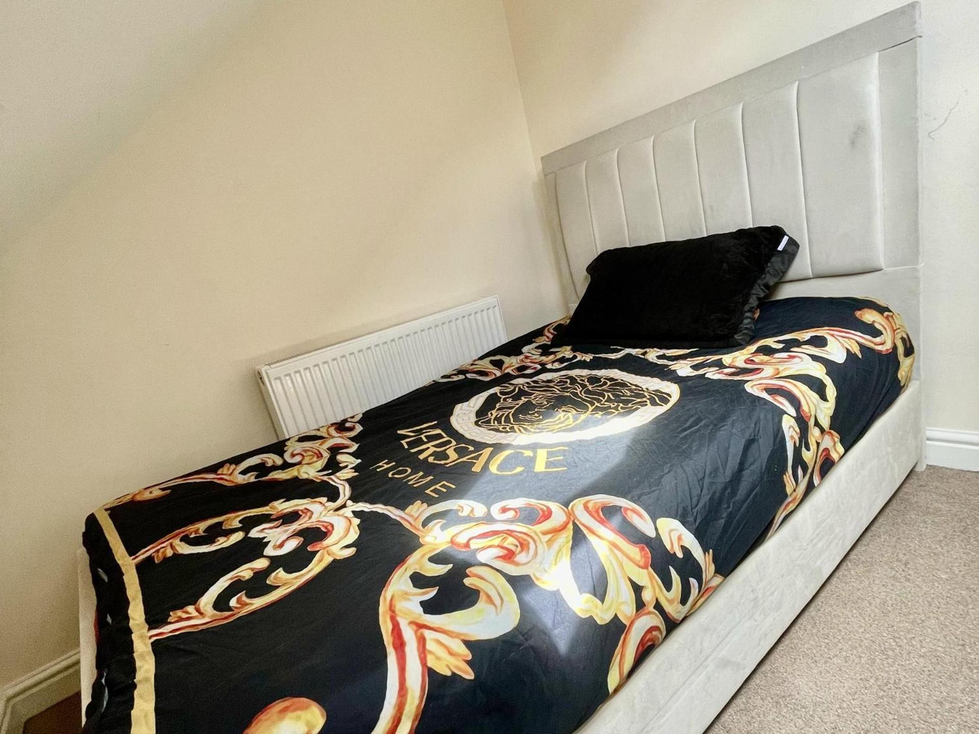2-Bed Apartment - Sleeps 4 - Street Parking - Wifi Manchester Luaran gambar
